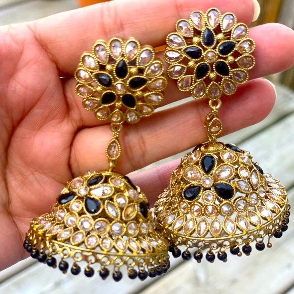 Brand New Black and Gold jhumka Earrings Very light weight - Picture 1 of 6